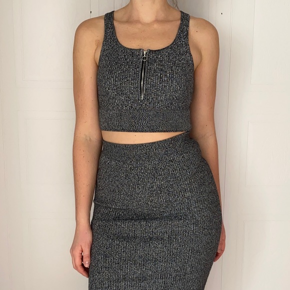 Crop top - Picture 1 of 2